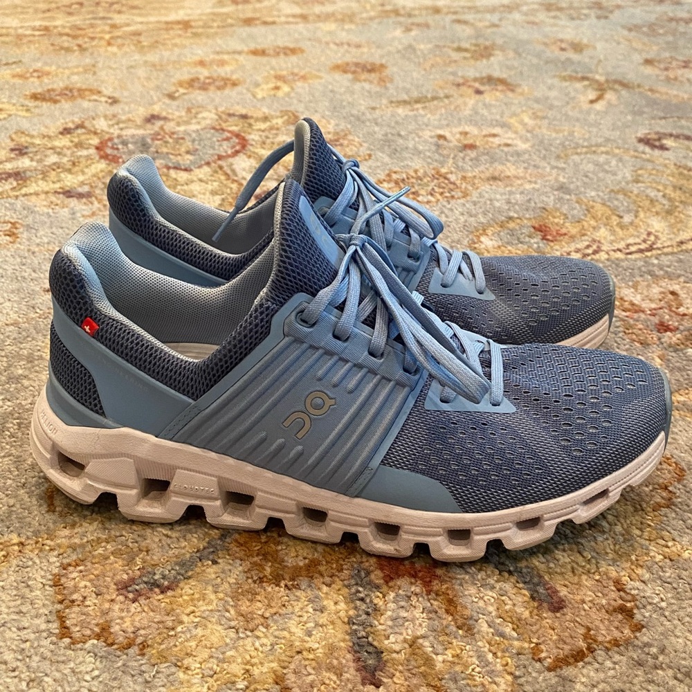 ⭐️ BRAND NEW!! ⭐️ OnCloud Helion Cloudtec, women’s 8.5